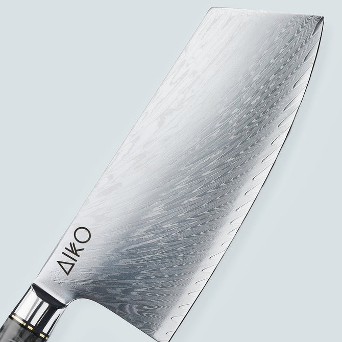 Couteau en acier Damas noir Aiko avec manche en résine noire colorée